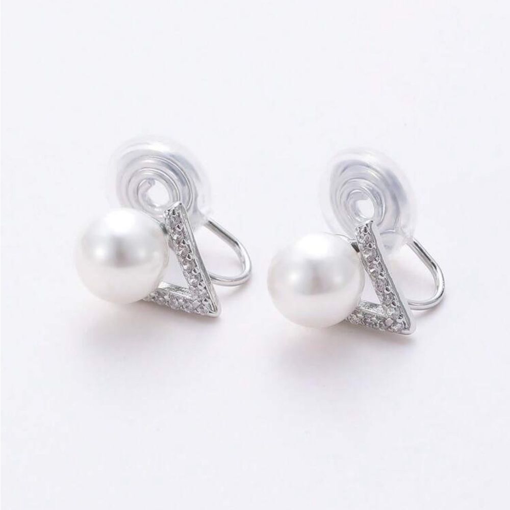 Clip on pearl Earrings M1549